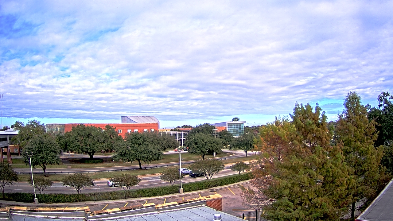 Thumbnail for current weather camera view from Chalmette HS in Chalmette, Louisiana