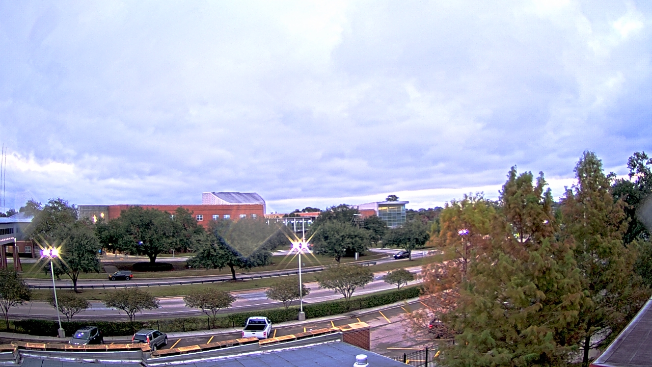 Thumbnail for current weather camera view from Chalmette HS in Chalmette, Louisiana