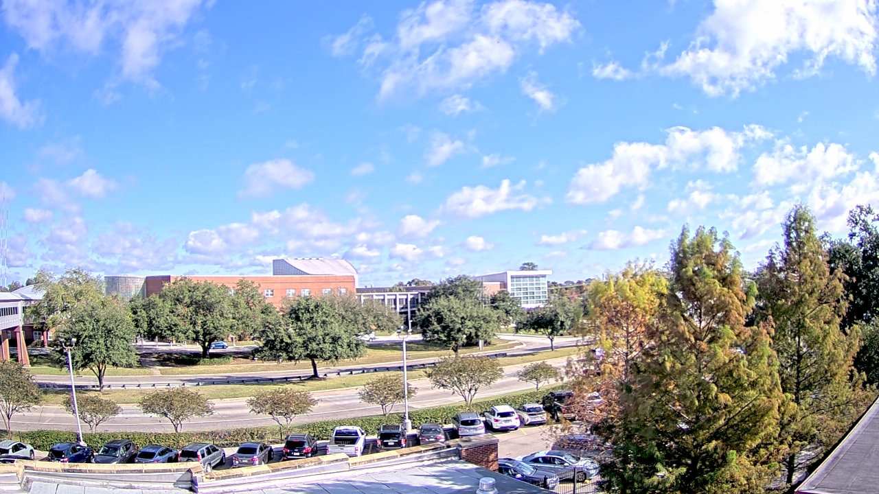 Thumbnail for current weather camera view from Chalmette HS in Chalmette, Louisiana
