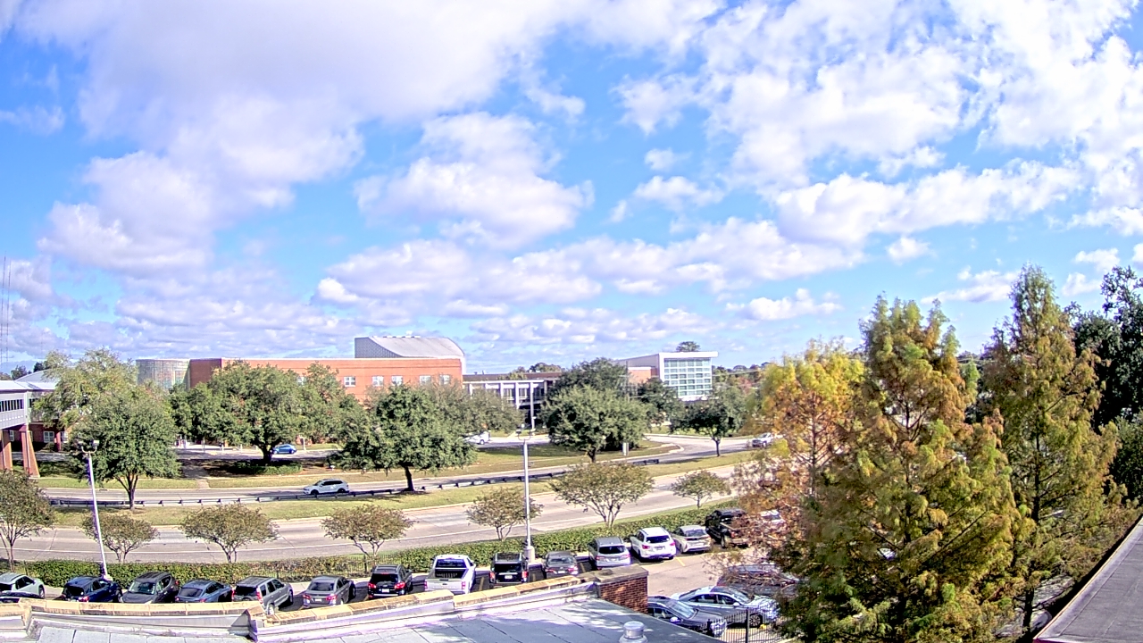 Thumbnail for current weather camera view from Chalmette HS in Chalmette, Louisiana