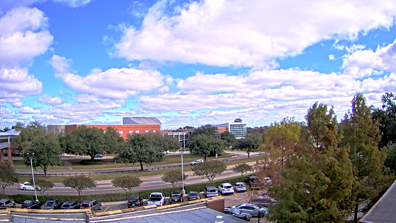 Thumbnail for current weather camera view from Chalmette HS in Chalmette, Louisiana