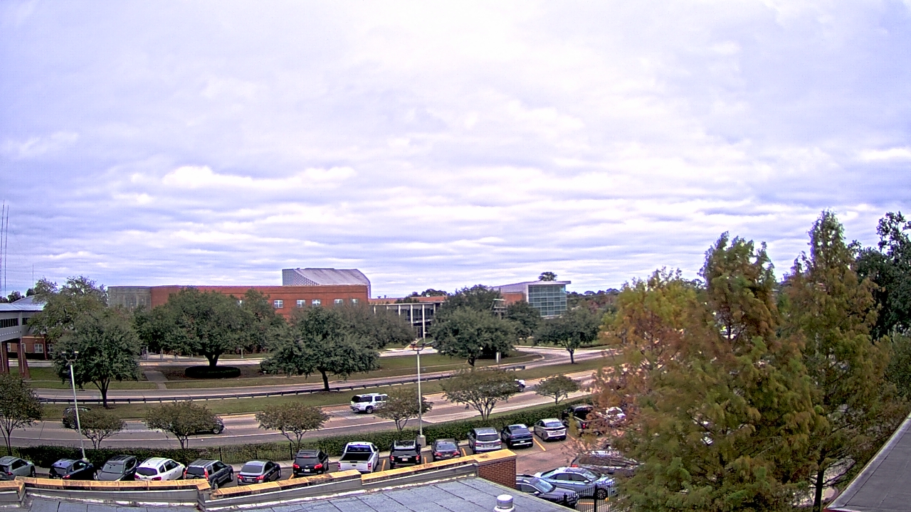 Thumbnail for current weather camera view from Chalmette HS in Chalmette, Louisiana