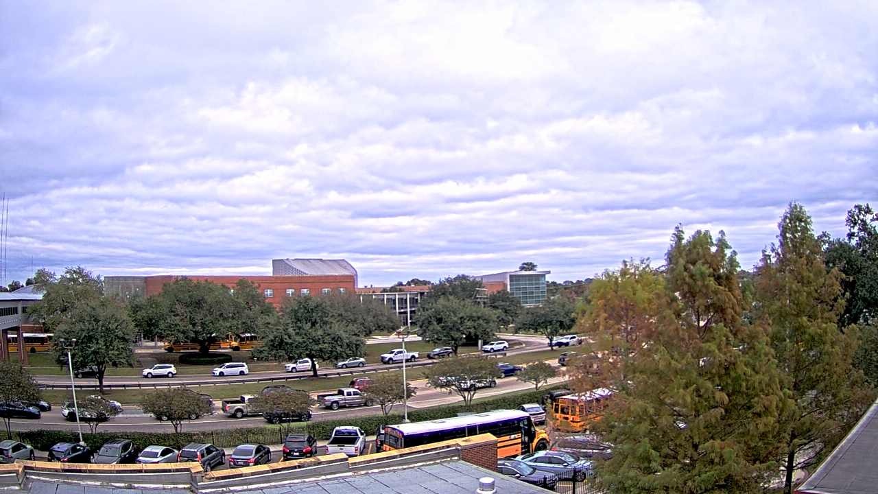 Thumbnail for current weather camera view from Chalmette HS in Chalmette, Louisiana