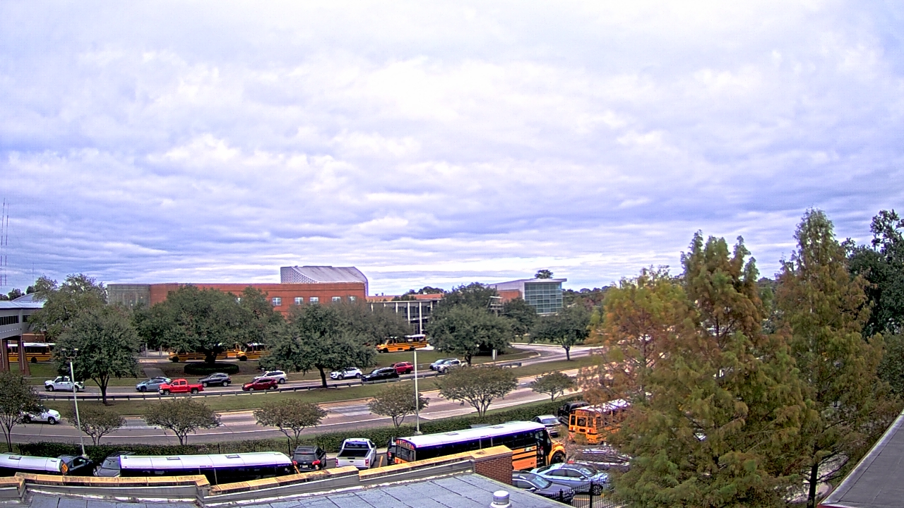 Thumbnail for current weather camera view from Chalmette HS in Chalmette, Louisiana