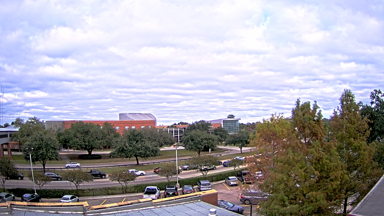 Thumbnail for current weather camera view from Chalmette HS in Chalmette, Louisiana