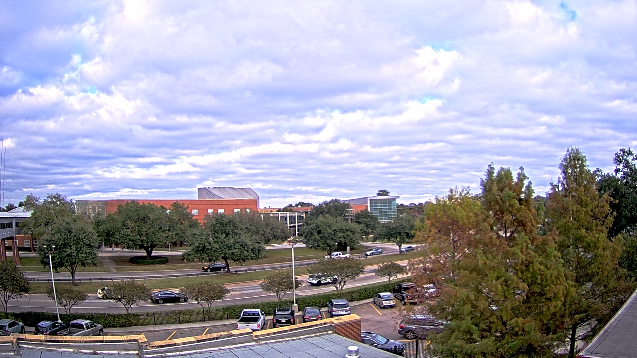 Thumbnail for current weather camera view from Chalmette HS in Chalmette, Louisiana