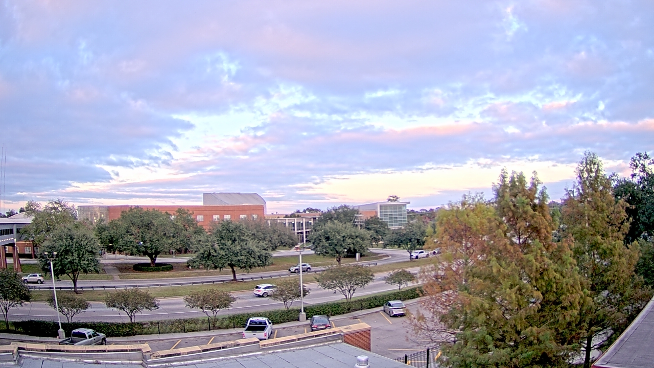 Thumbnail for current weather camera view from Chalmette HS in Chalmette, Louisiana