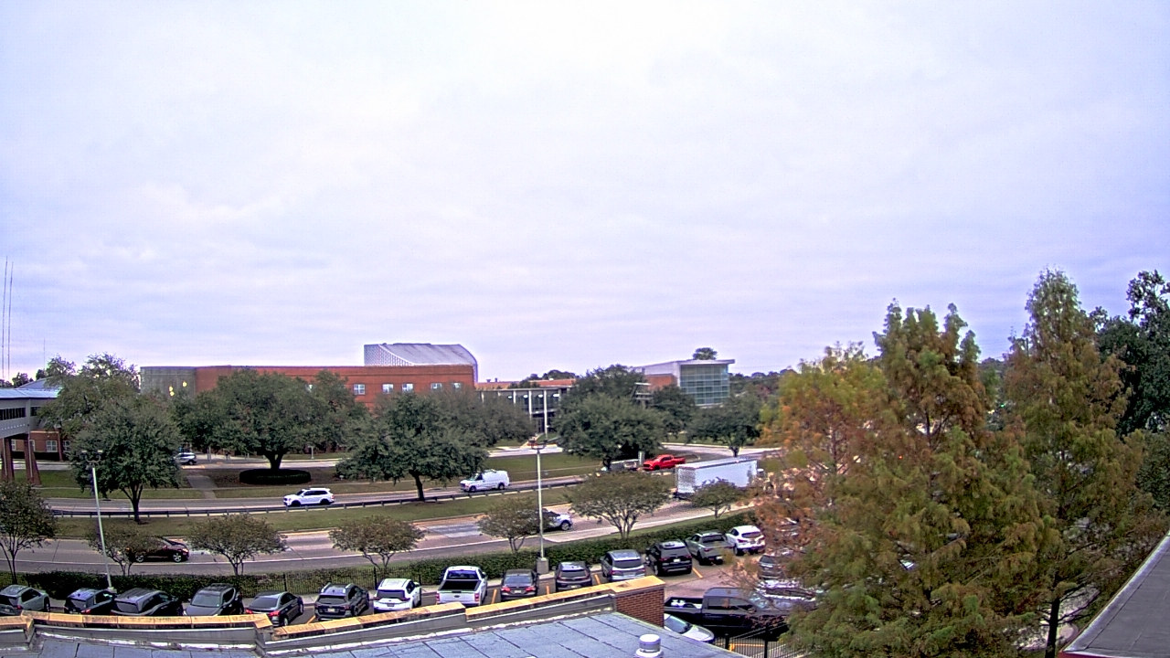 Thumbnail for current weather camera view from Chalmette HS in Chalmette, Louisiana