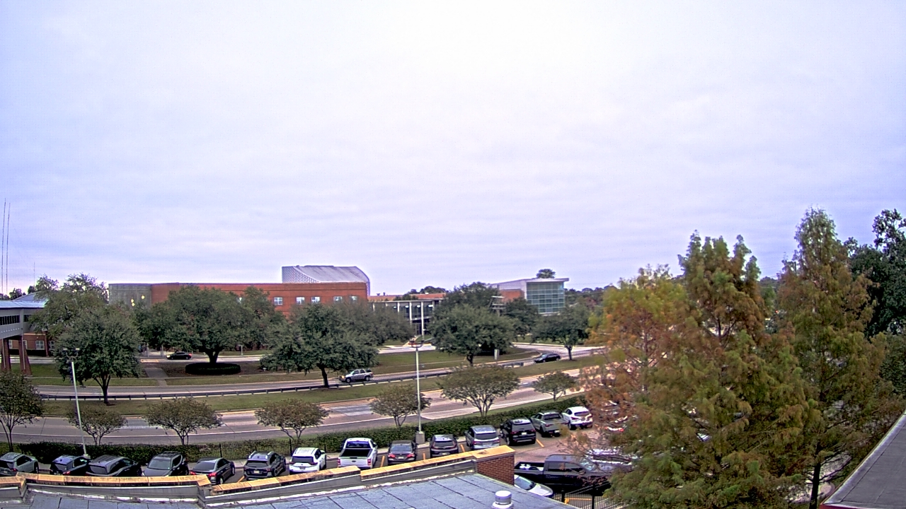 Thumbnail for current weather camera view from Chalmette HS in Chalmette, Louisiana