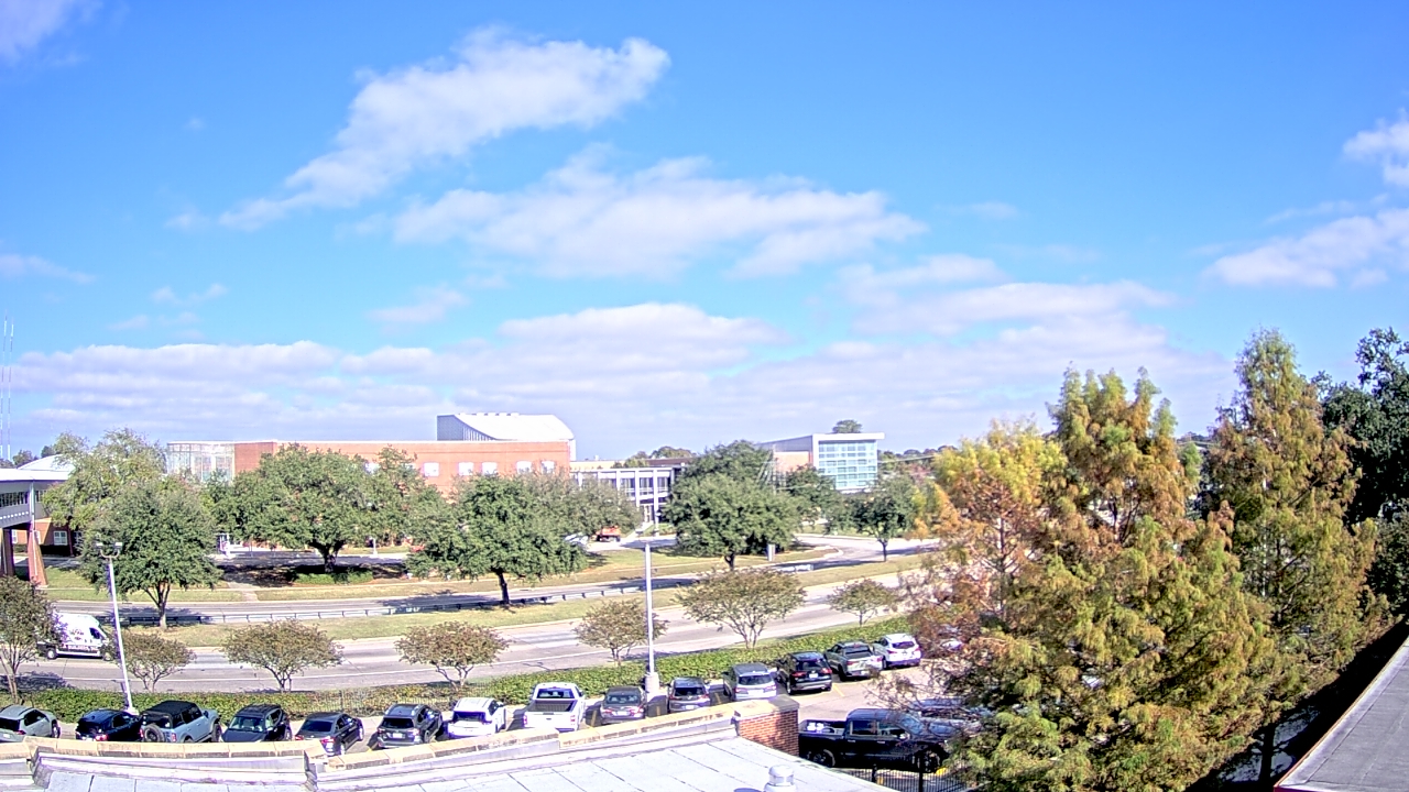 Thumbnail for current weather camera view from Chalmette HS in Chalmette, Louisiana