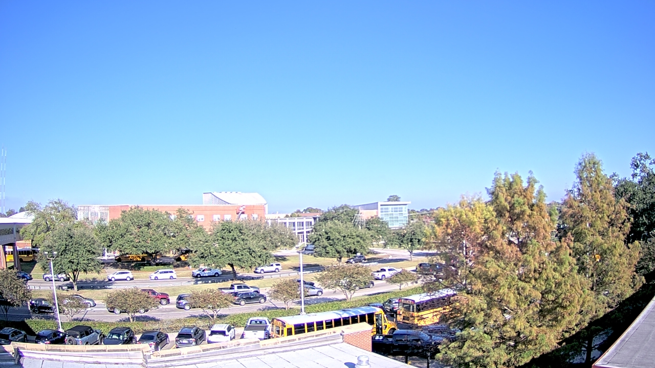 Thumbnail for current weather camera view from Chalmette HS in Chalmette, Louisiana