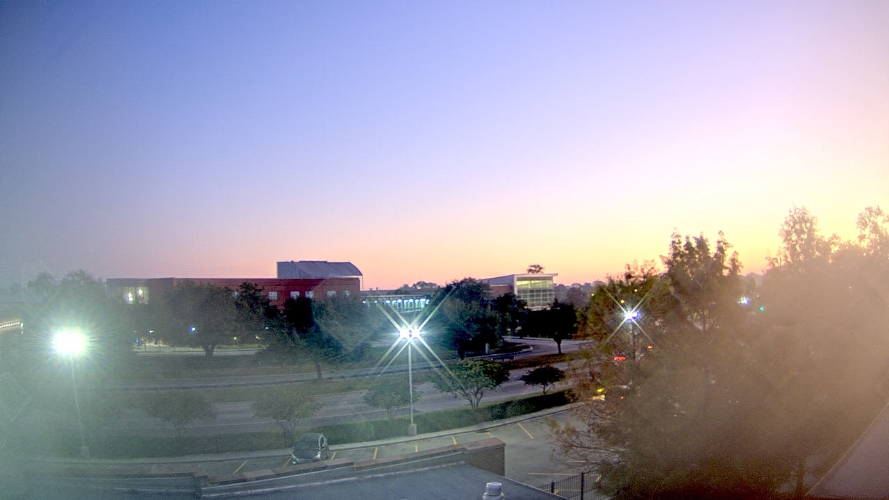 Thumbnail for current weather camera view from Chalmette HS in Chalmette, Louisiana