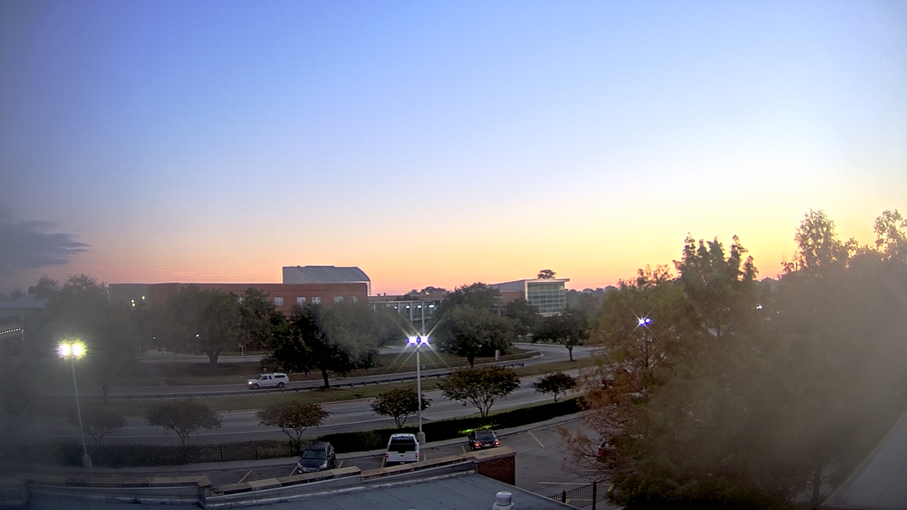Thumbnail for current weather camera view from Chalmette HS in Chalmette, Louisiana