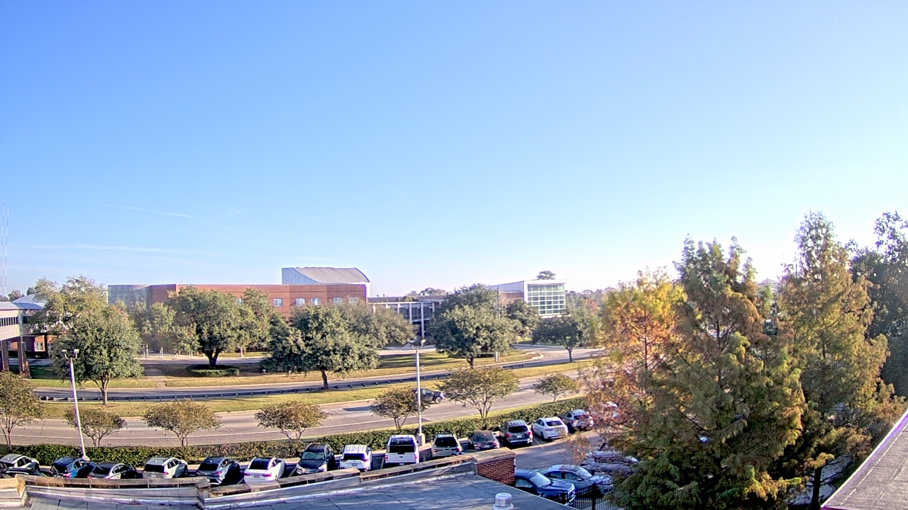 Thumbnail for current weather camera view from Chalmette HS in Chalmette, Louisiana