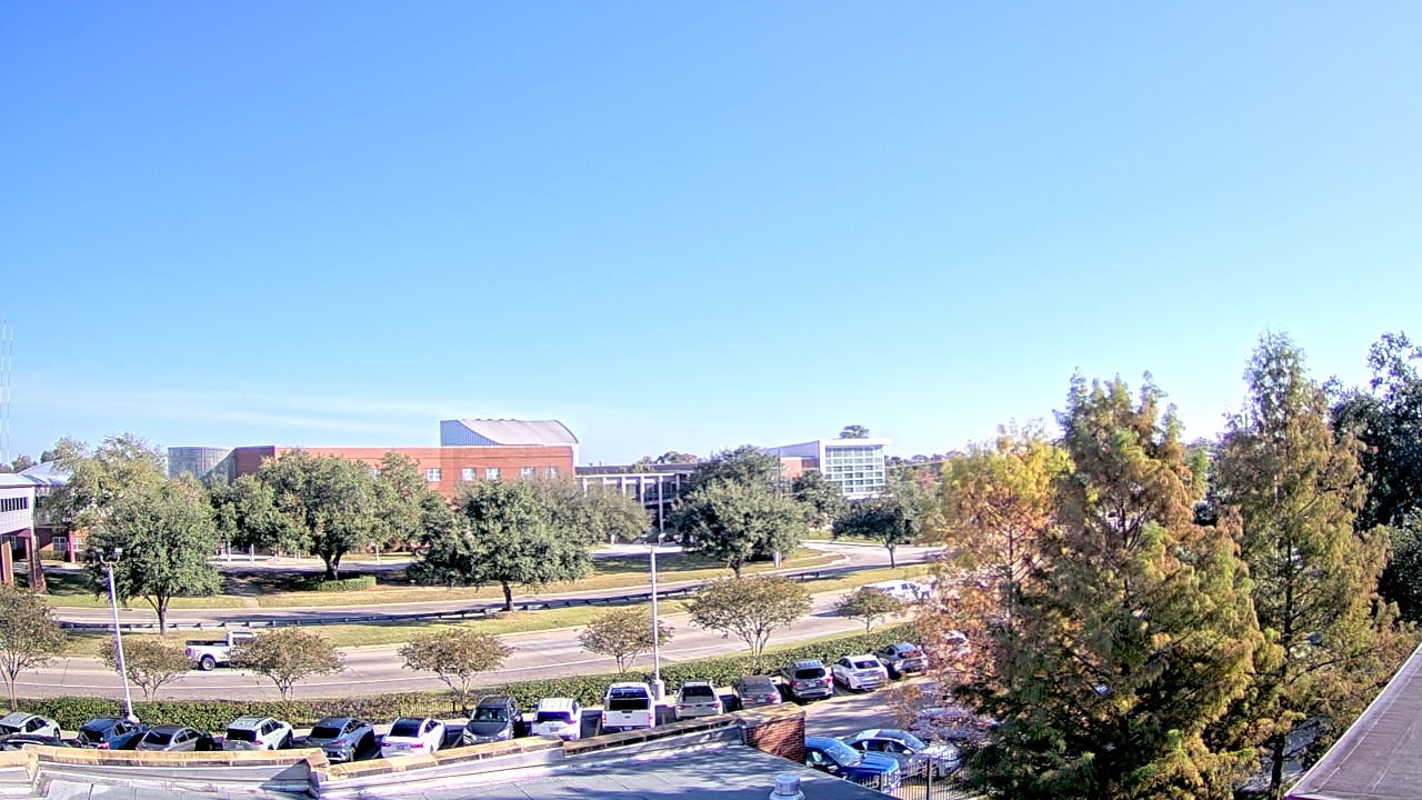Thumbnail for current weather camera view from Chalmette HS in Chalmette, Louisiana