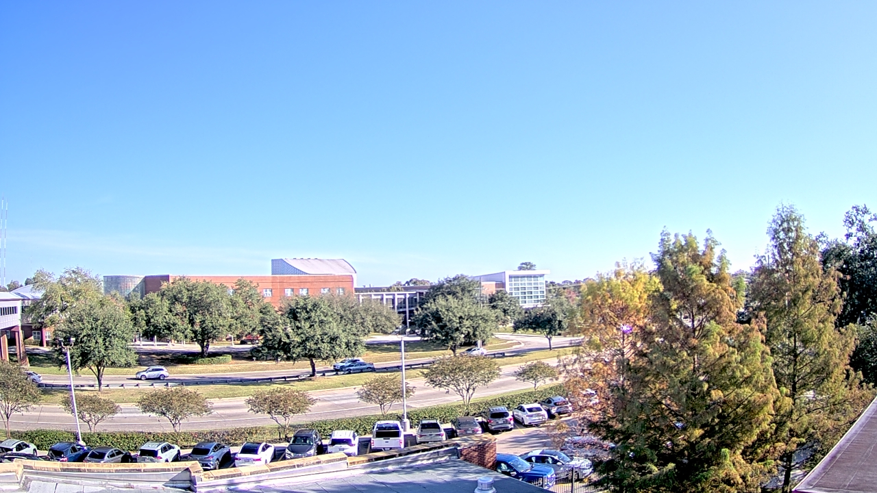 Thumbnail for current weather camera view from Chalmette HS in Chalmette, Louisiana