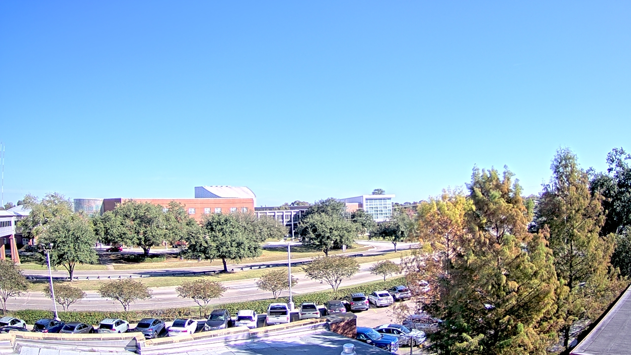 Thumbnail for current weather camera view from Chalmette HS in Chalmette, Louisiana