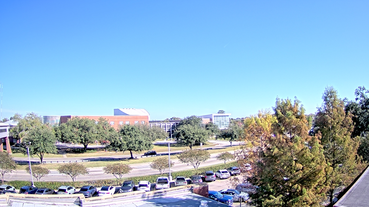 Thumbnail for current weather camera view from Chalmette HS in Chalmette, Louisiana