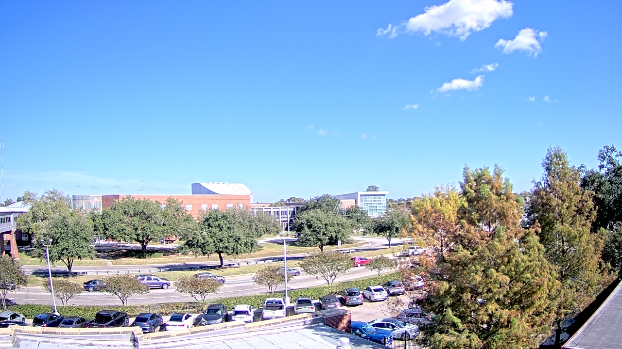 Thumbnail for current weather camera view from Chalmette HS in Chalmette, Louisiana