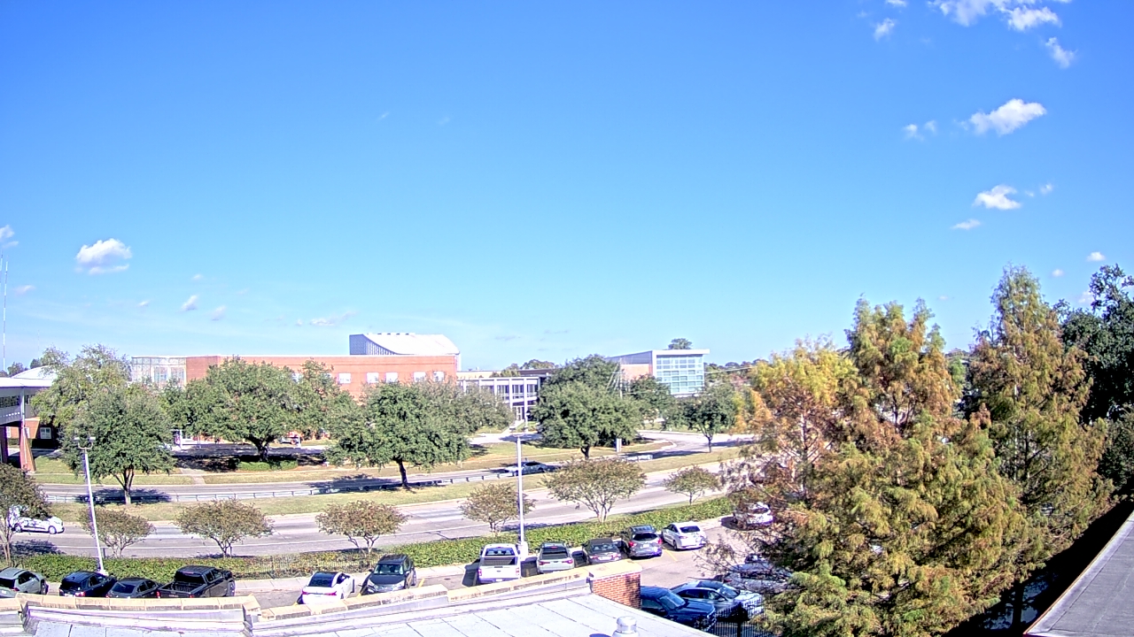 Thumbnail for current weather camera view from Chalmette HS in Chalmette, Louisiana