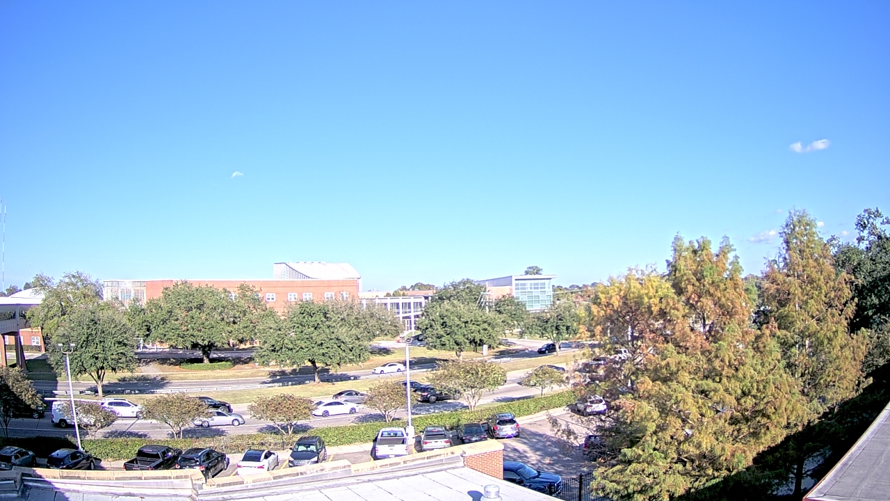 Thumbnail for current weather camera view from Chalmette HS in Chalmette, Louisiana