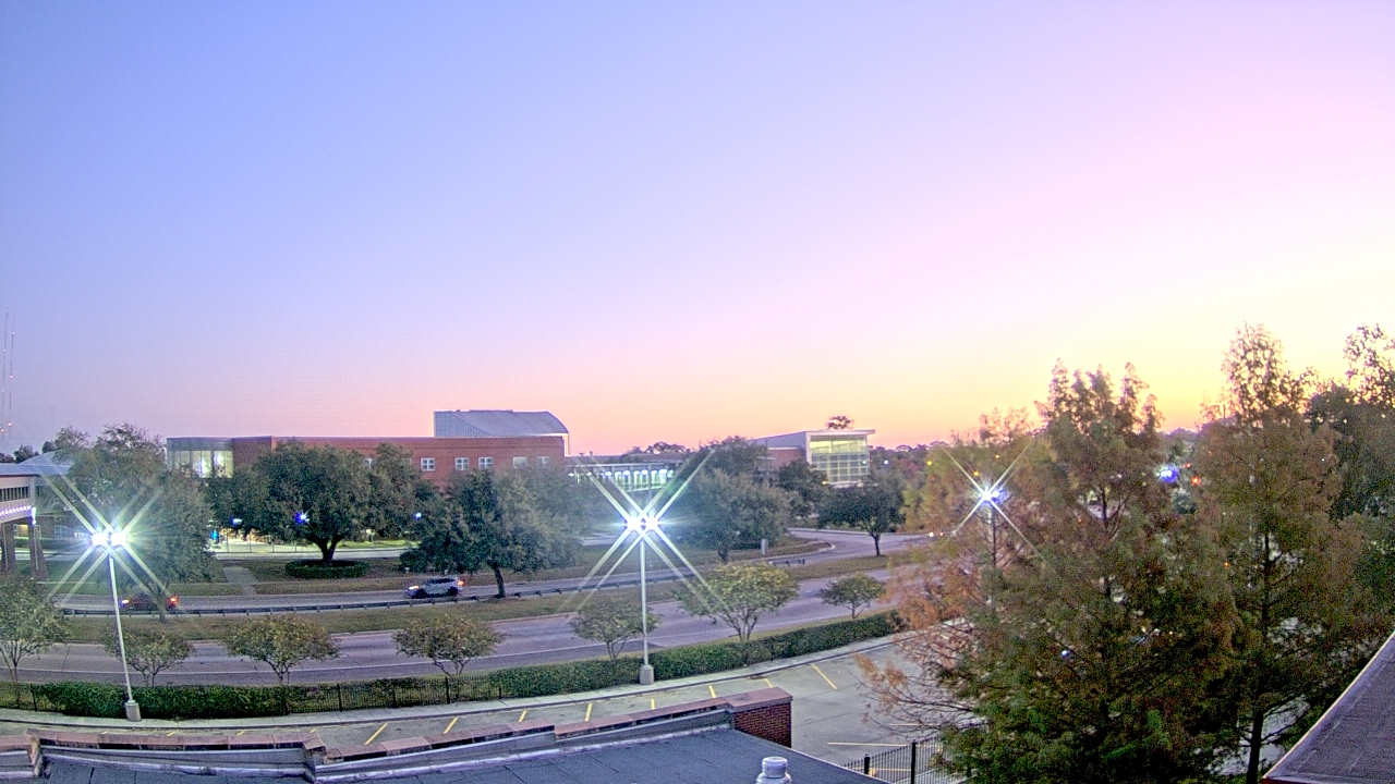 Thumbnail for current weather camera view from Chalmette HS in Chalmette, Louisiana