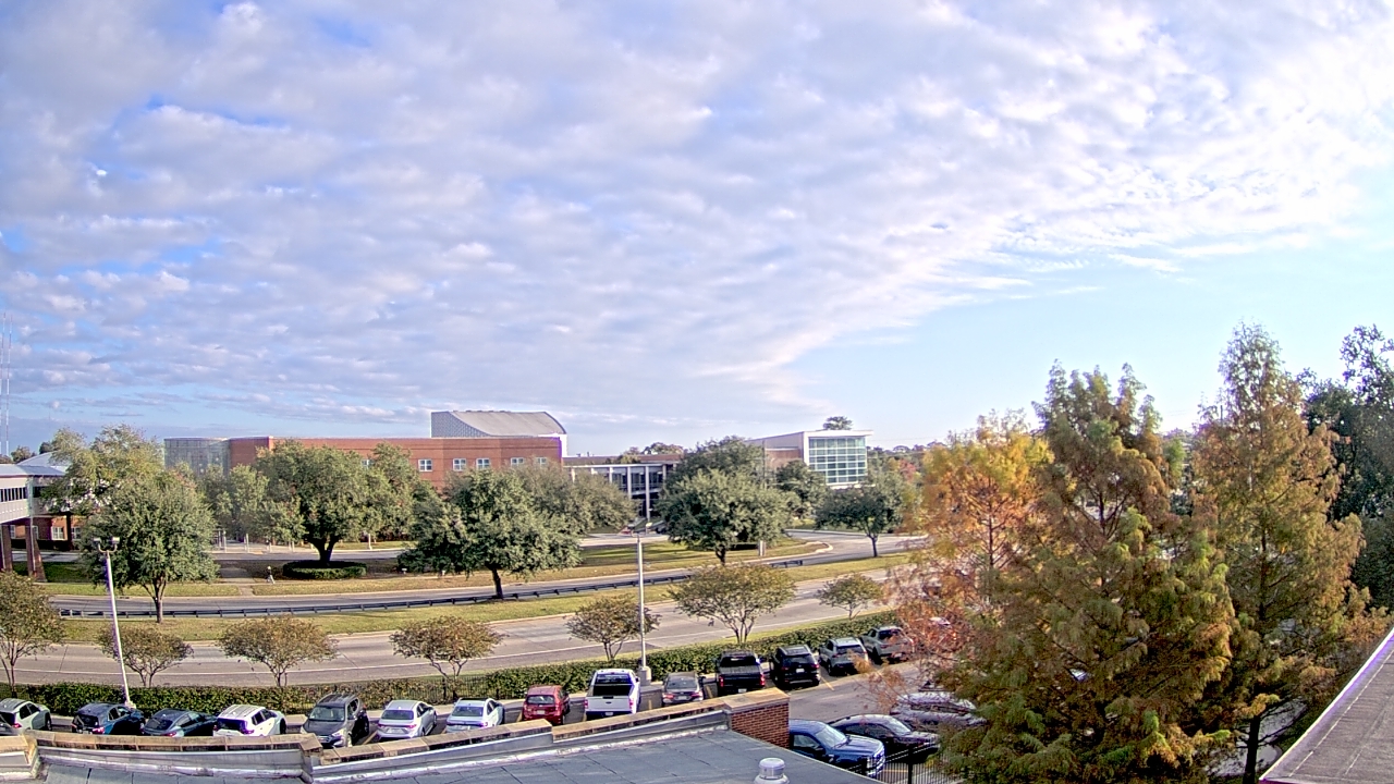 Thumbnail for current weather camera view from Chalmette HS in Chalmette, Louisiana