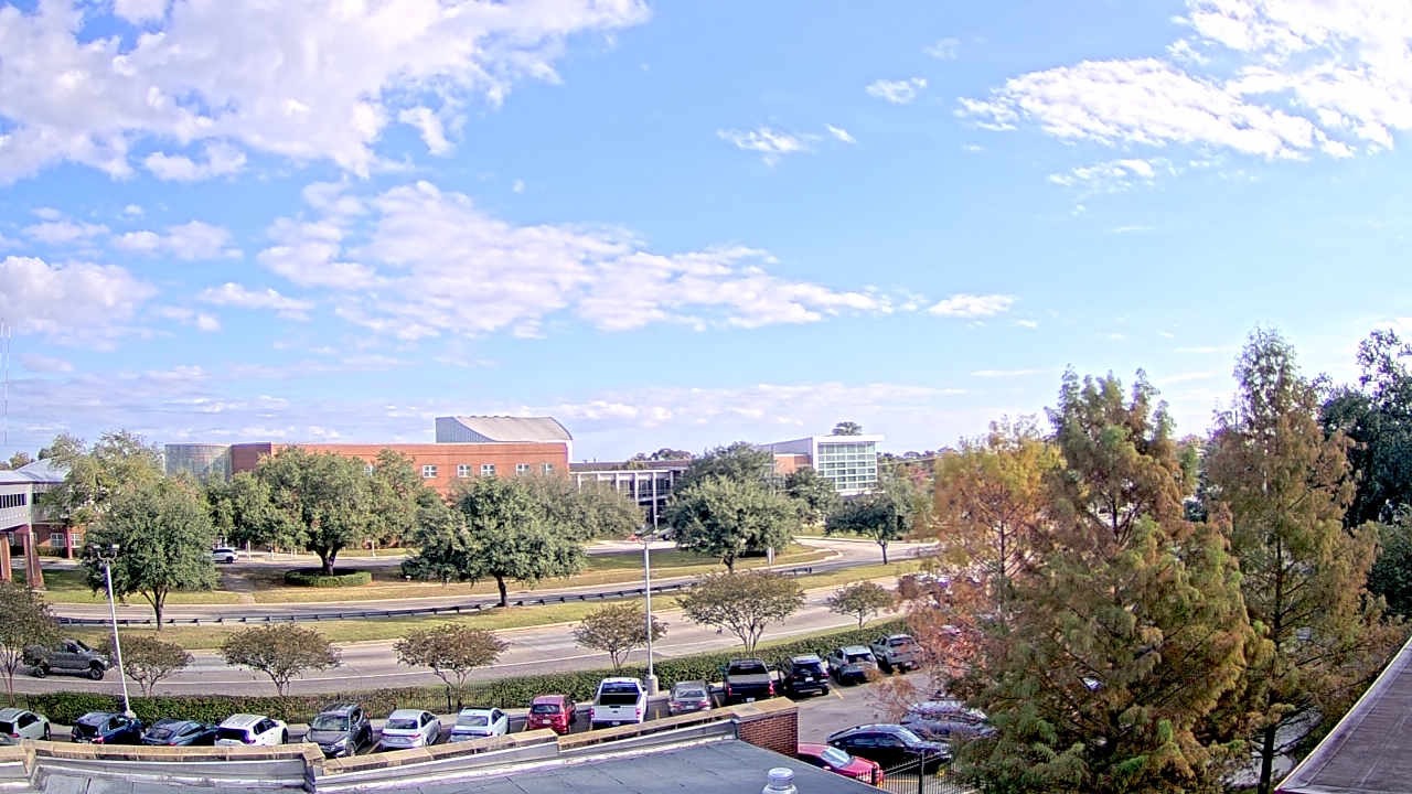 Thumbnail for current weather camera view from Chalmette HS in Chalmette, Louisiana