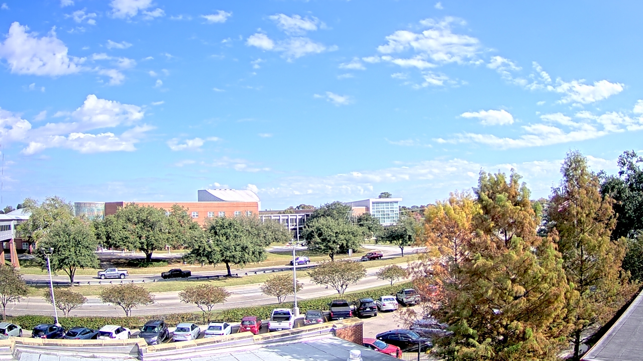 Thumbnail for current weather camera view from Chalmette HS in Chalmette, Louisiana