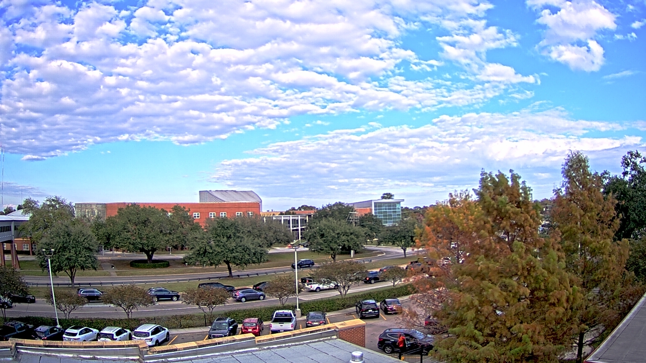 Thumbnail for current weather camera view from Chalmette HS in Chalmette, Louisiana