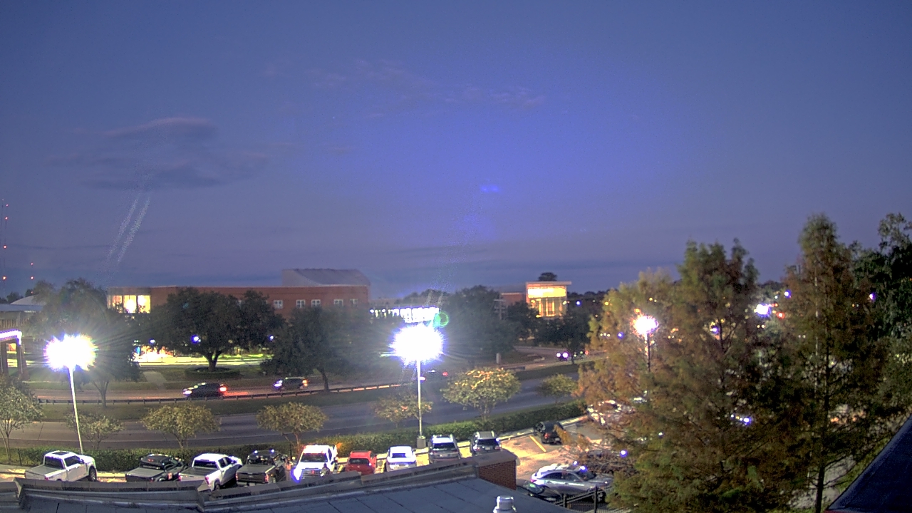 Thumbnail for current weather camera view from Chalmette HS in Chalmette, Louisiana