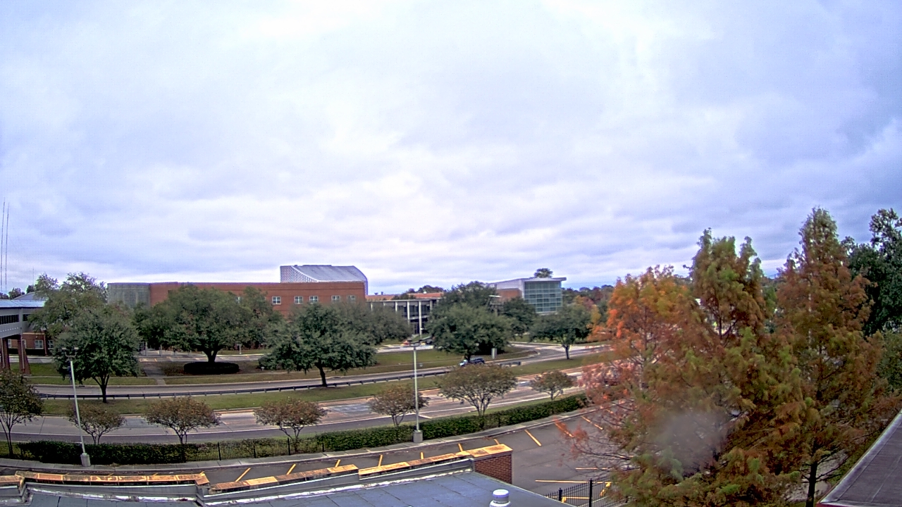 Thumbnail for current weather camera view from Chalmette HS in Chalmette, Louisiana