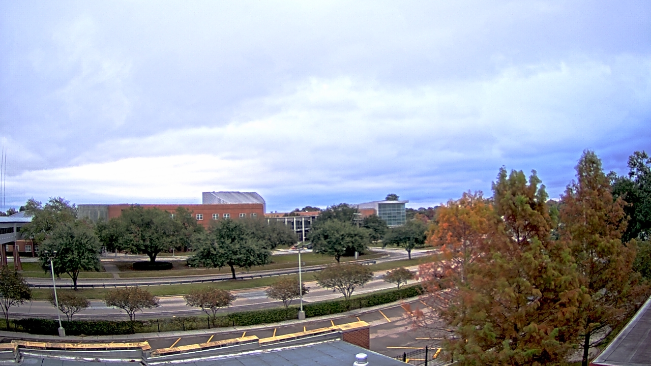 Thumbnail for current weather camera view from Chalmette HS in Chalmette, Louisiana