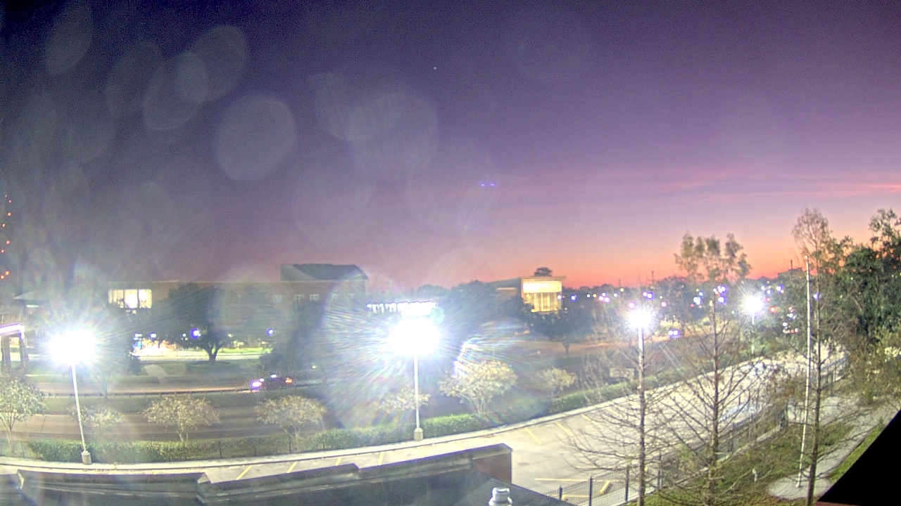 Thumbnail for current weather camera view from Chalmette HS in Chalmette, Louisiana