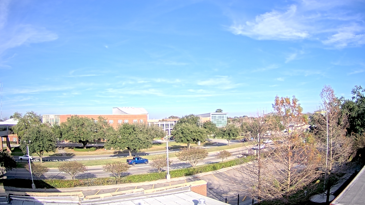 Thumbnail for current weather camera view from Chalmette HS in Chalmette, Louisiana