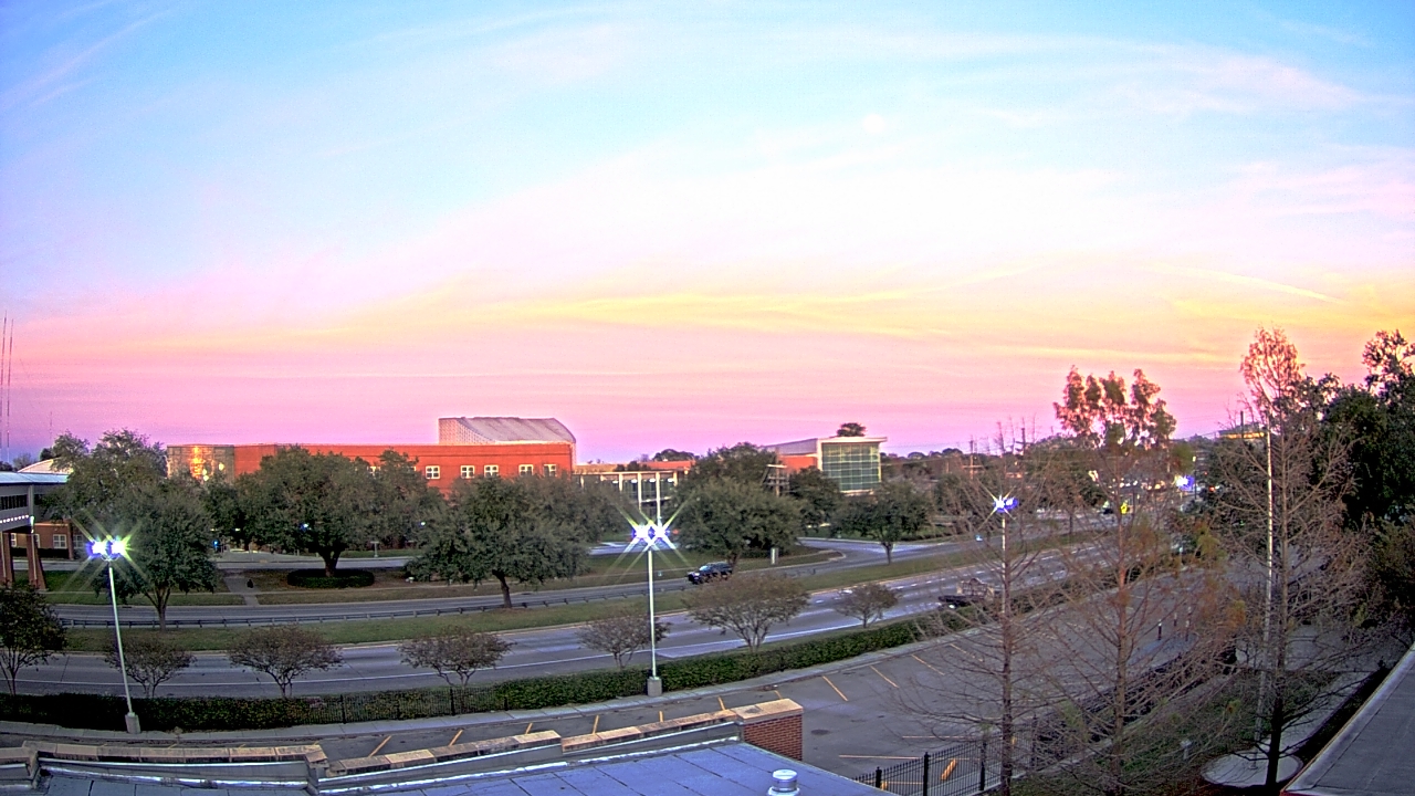 Thumbnail for current weather camera view from Chalmette HS in Chalmette, Louisiana
