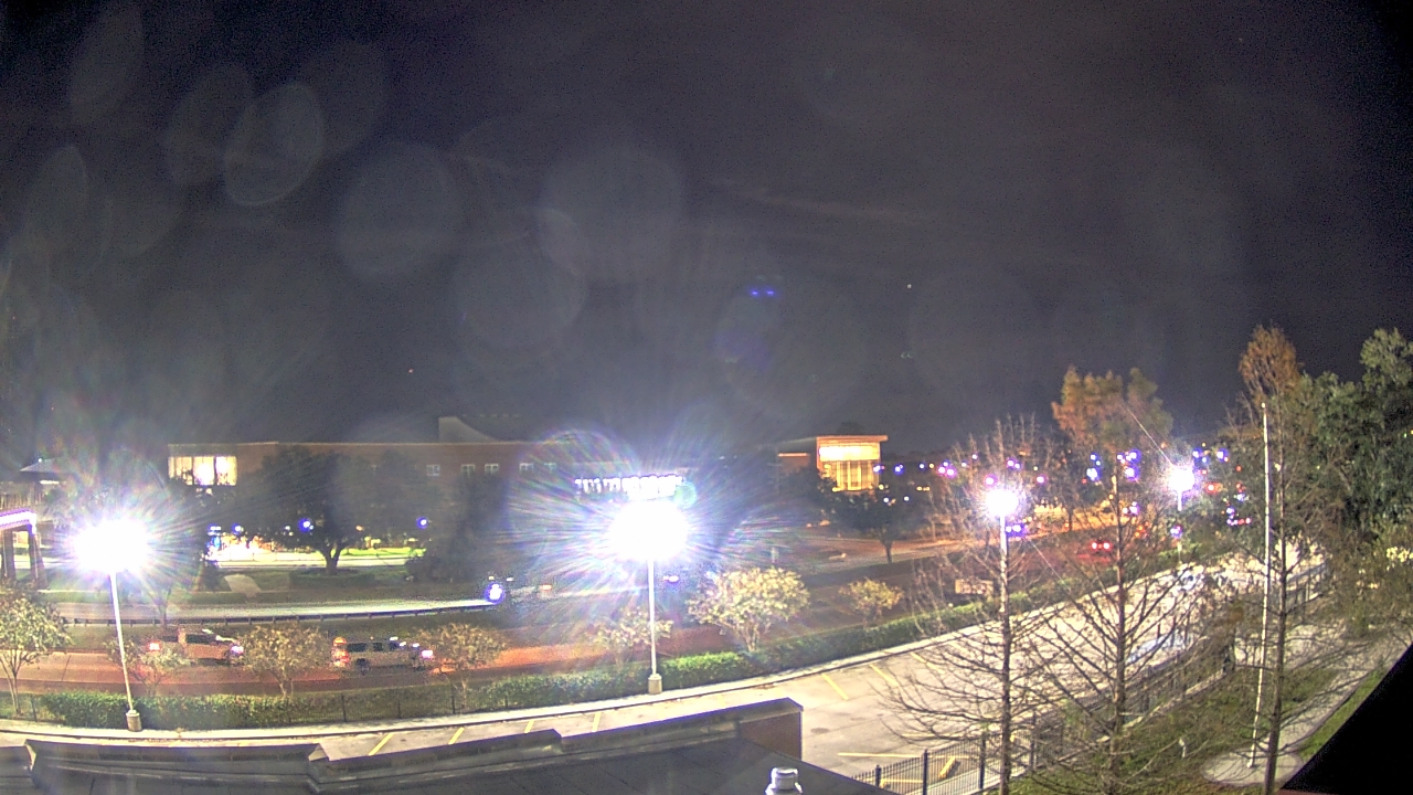 Thumbnail for current weather camera view from Chalmette HS in Chalmette, Louisiana