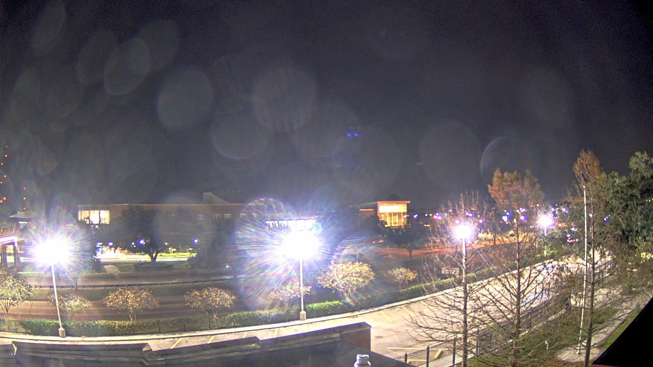 Thumbnail for current weather camera view from Chalmette HS in Chalmette, Louisiana