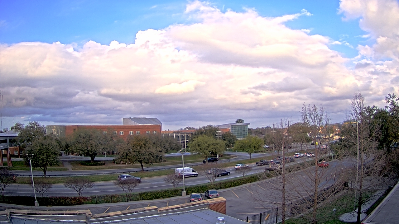 Thumbnail for current weather camera view from Chalmette HS in Chalmette, Louisiana