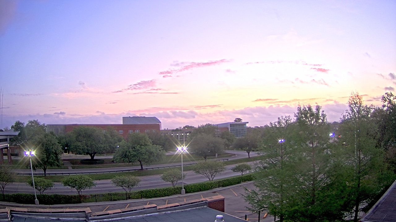 Thumbnail for current weather camera view from Chalmette HS in Chalmette, Louisiana
