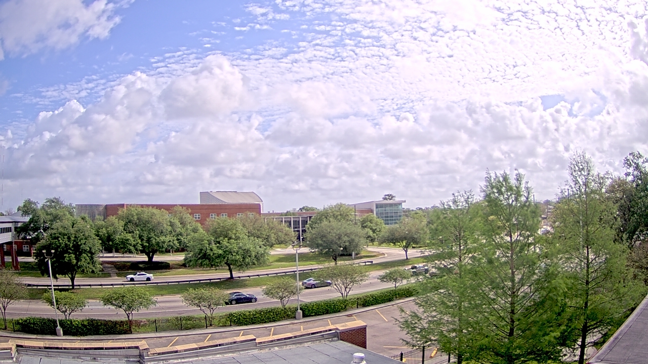 Thumbnail for current weather camera view from Chalmette HS in Chalmette, Louisiana