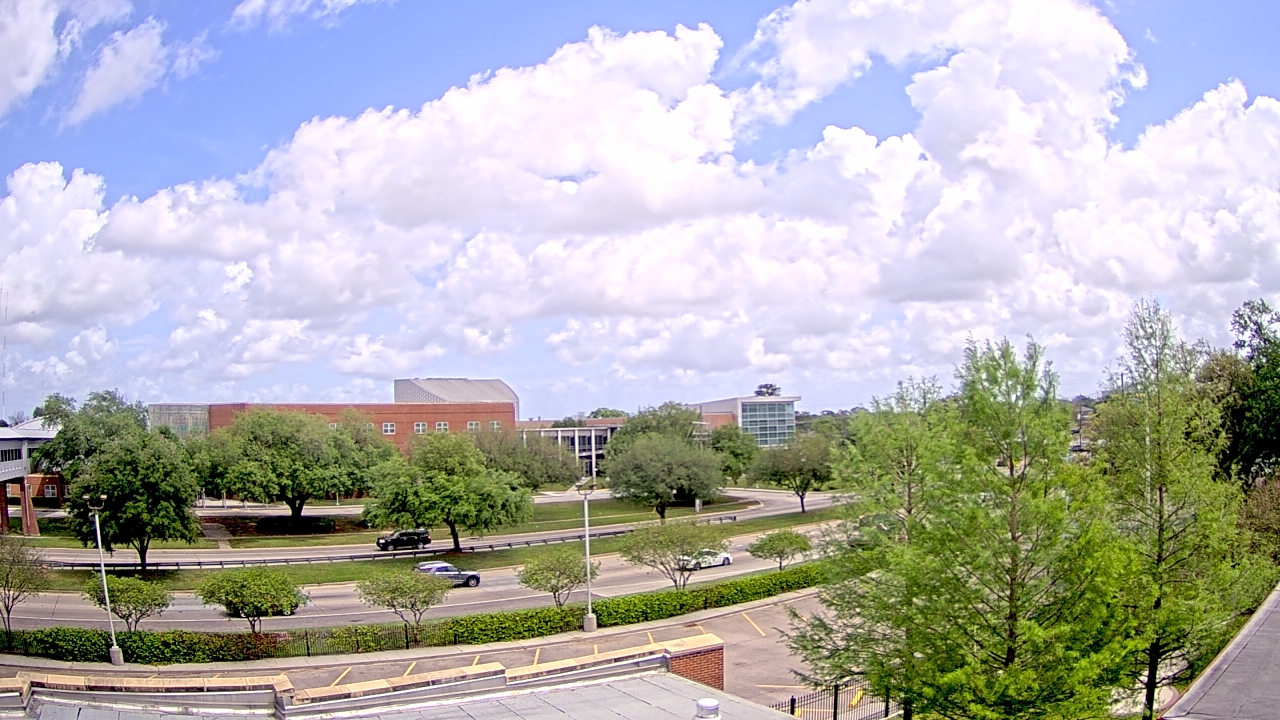 Thumbnail for current weather camera view from Chalmette HS in Chalmette, Louisiana