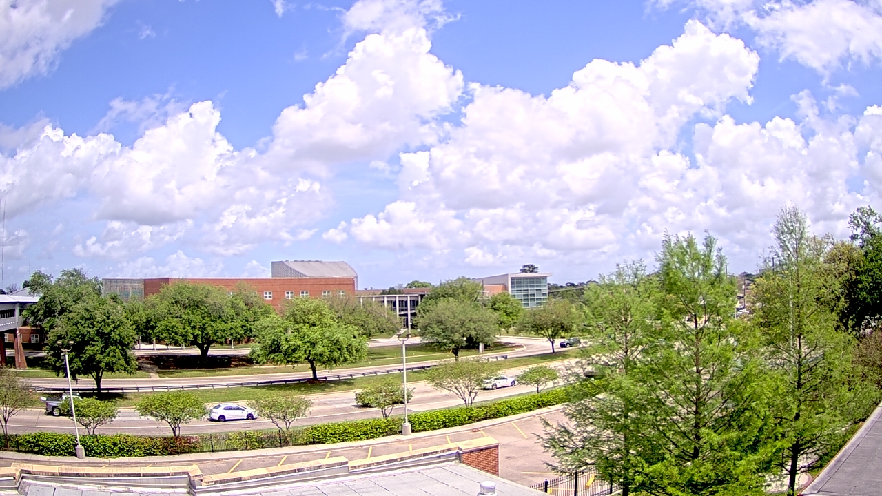 Thumbnail for current weather camera view from Chalmette HS in Chalmette, Louisiana
