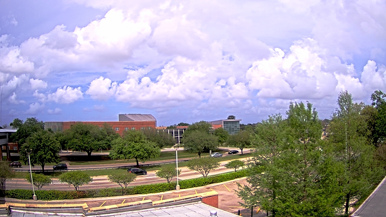 Thumbnail for current weather camera view from Chalmette HS in Chalmette, Louisiana