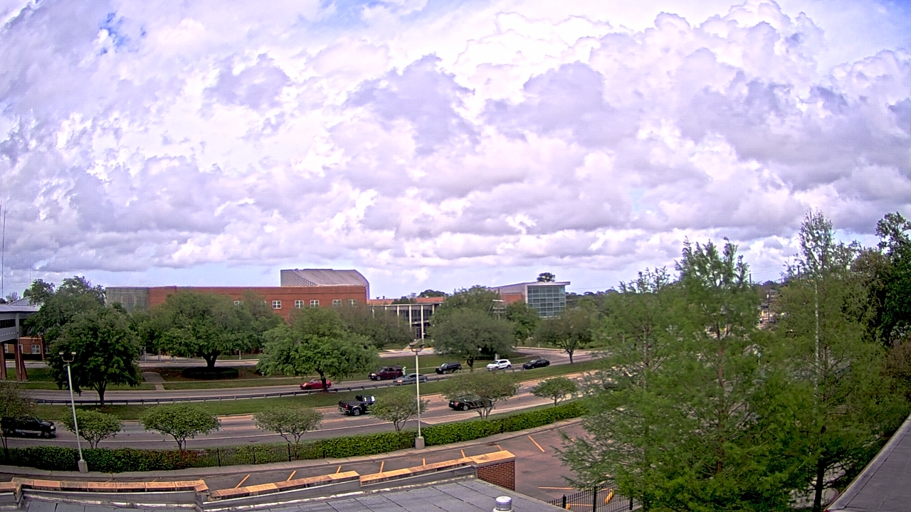 Thumbnail for current weather camera view from Chalmette HS in Chalmette, Louisiana