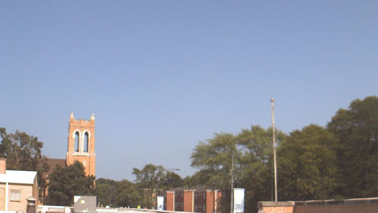Thumbnail for current weather camera view from St Philip Lutheran School in Chicago, Illinois
