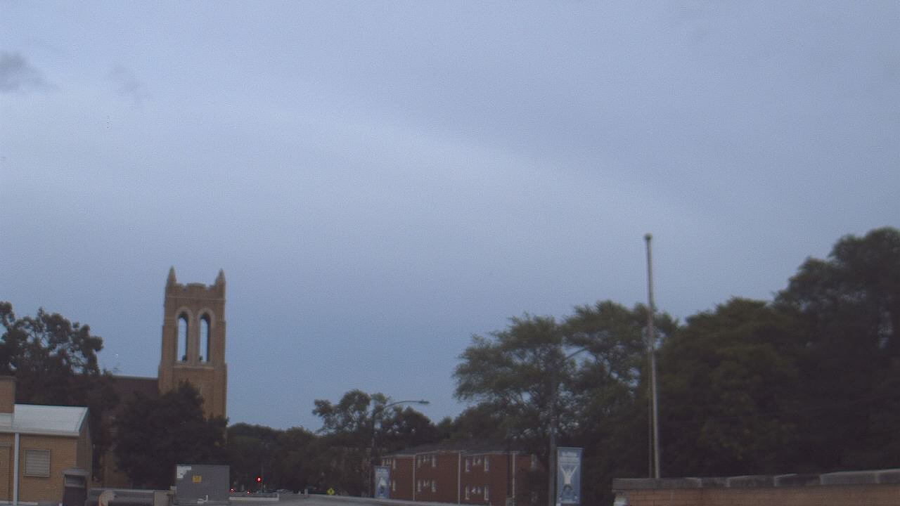 Thumbnail for current weather camera view from St Philip Lutheran School in Chicago, Illinois