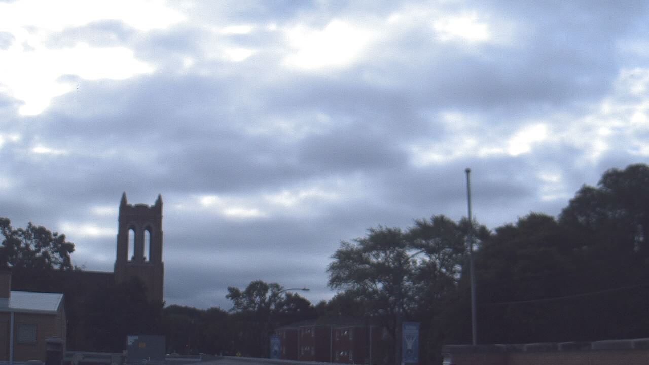 Thumbnail for current weather camera view from St Philip Lutheran School in Chicago, Illinois