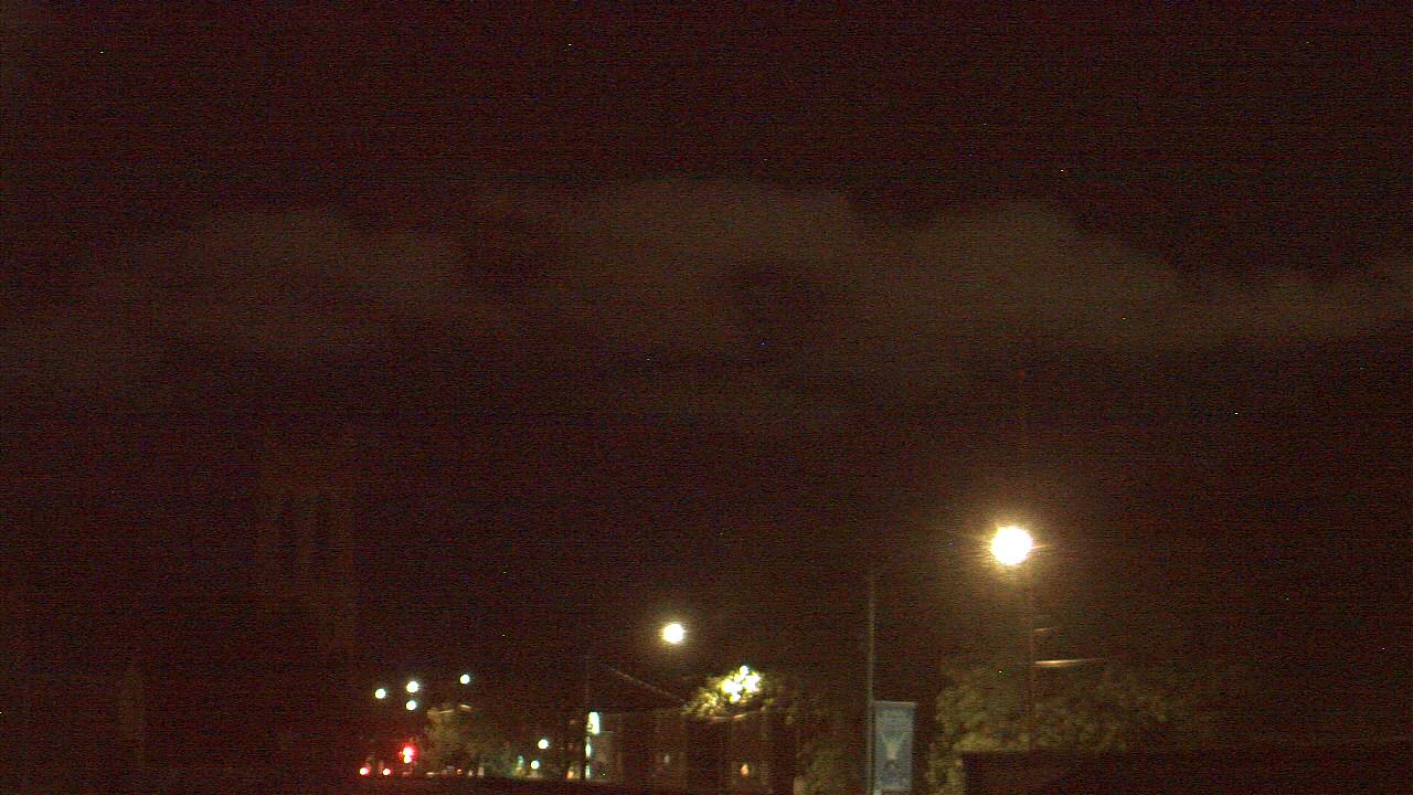 Thumbnail for current weather camera view from St Philip Lutheran School in Chicago, Illinois