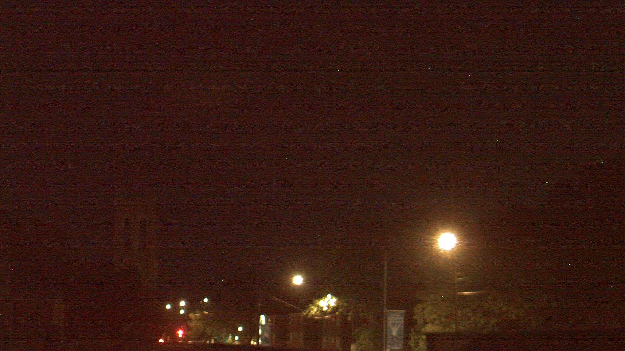 Thumbnail for current weather camera view from St Philip Lutheran School in Chicago, Illinois